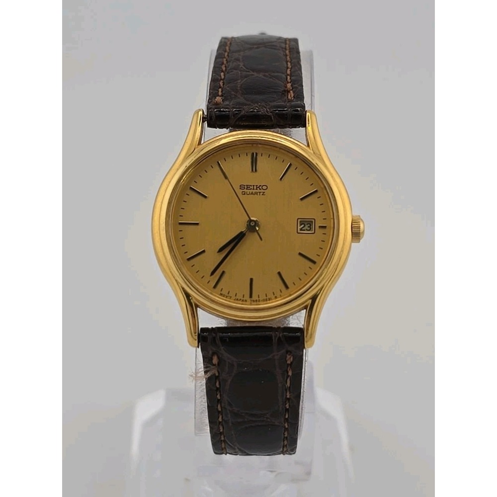 Seiko Women's 26mm Vintage Quartz Date Leather Strap Watch 7N82-0101
